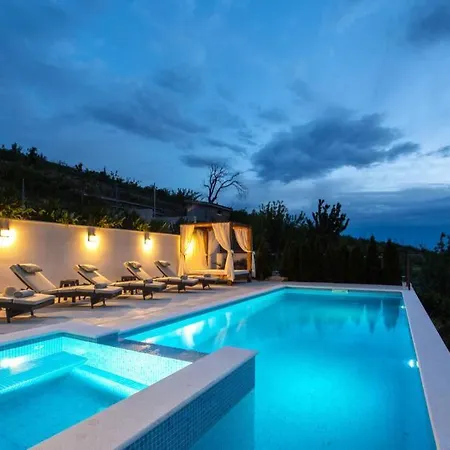 Nava Villa *