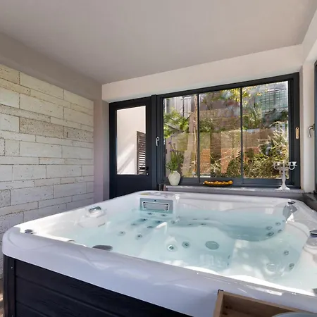 Nava Vila Žrnovnica